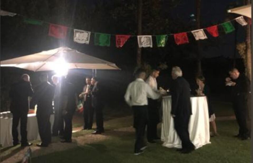 Mexicanos dan el “Grito” en El Vaticano