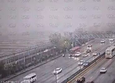 Como de película, CDMX amanece cubierta por neblina; afectó operaciones en el AICM