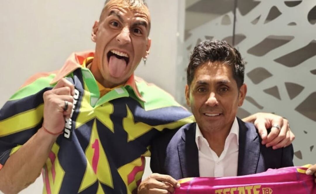 Nahuel Guzmán y Jorge Campos intercambiaron jerseys / Foto: Especiales