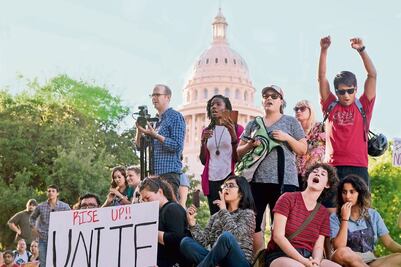 Texas prohíbe las ciudades santuario en su territorio 
