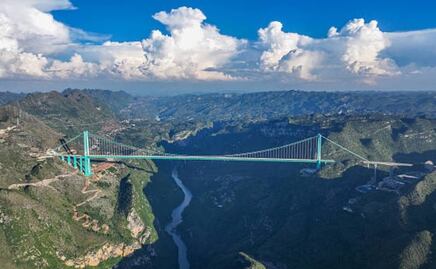 VIDEO: Colapsa puente gigante de 758 metros de largo en China; apenas lo inauguraron este año