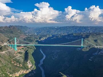 VIDEO: Colapsa puente gigante de 758 metros de largo en China; apenas lo inauguraron este año