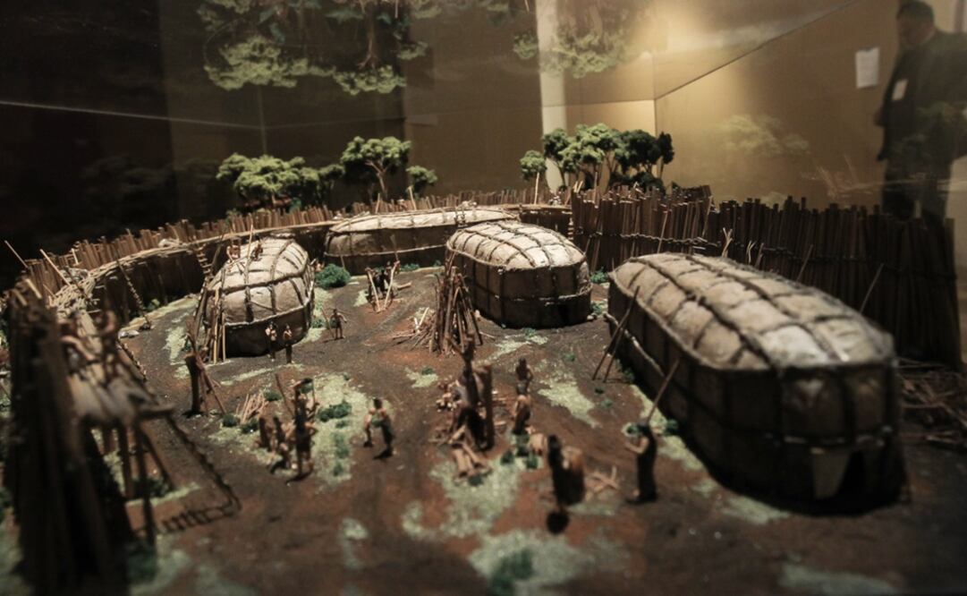 La muestra incluye ollas de barro, pipas, herramientas de trabajo y de la vida cotidiana, así como maquetas de sus asentamientos. (RAMÓN ROMERO. EL UNIVERSAL)