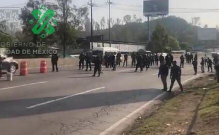 Por segundo día consecutivo policías federales bloquean la México- Pachuca