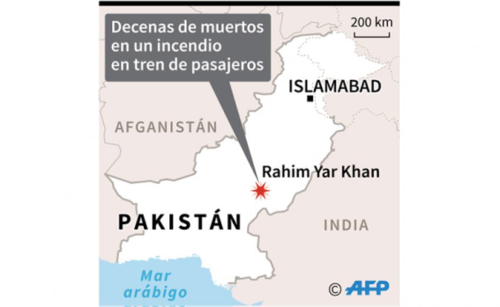 Deja al menos 71 muertos incendio de tren en Pakistán