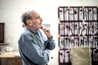 Recortes en cultura, ciencia y salud son peligrosos: Vicente Rojo