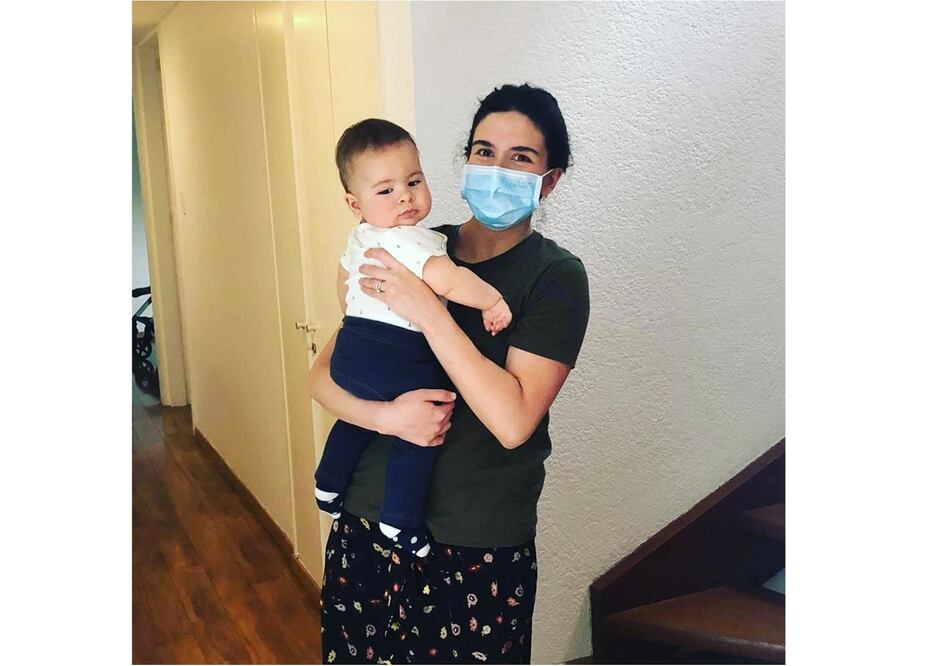 Mariana no pudo estar con su hijo los tres días que permaneció hospitalizado; lo cuidó una enfermera, quien también se contagió. Fotos: CORTESÍA