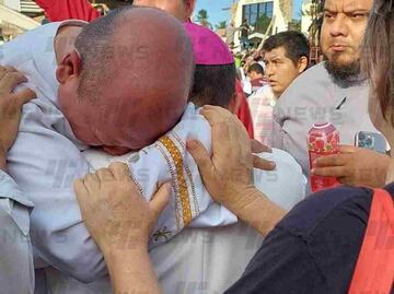 Sacerdote que oficiaba misa llora tras derrumbe de iglesia en Ciudad Madero; "Los que nos quedamos sufriremos toda la vida"