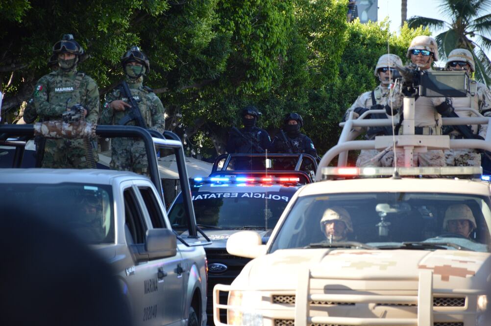 Fuerzas de seguridad  aseguraron 60 kilos de marihuana y más de 200 mil dosis de crystal, además de armas y equipo táctico, en operativos realizados en Loreto, BCS. (Foto: especial)