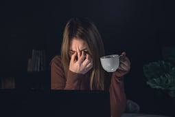 Higiene del sueño y cafeína; la ciencia detrás de cómo y cuándo tomar tu última taza del día