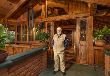 Entre árboles y misterios; Jaime Maussan renta casa en el bosque a través de Airbnb