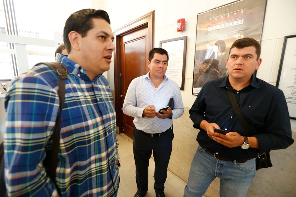 Javier Luévano, secretario de Gobierno de Aguascalientes;  José Manuel Velasco Serna, secretario de Gobierno de Calvillo, y Adán Valdivia, alcalde de Calvillo. Foto: Luis Cortes