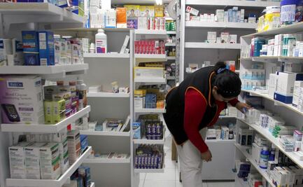 Congreso CDMX rechaza propuesta de vacunar a médicos y trabajadores de farmacias contra Covid-19
