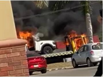 Hombres armados realizan bloqueos simultáneos en Sinaloa; autoridades emiten alerta por zonas de riesgo