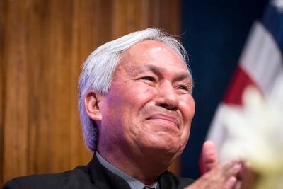 Dan galardón a periodista mexicano en EU que podría salvarlo de la deportación