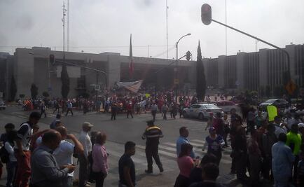 Vecinos se manifiestan en contra de Monreal 