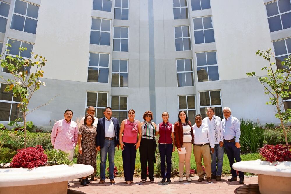 La jefa de Gobierno expuso que se reconstruyeron los cimientos de la unidad habitacional ubicada en Tláhuac.