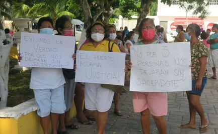 Fieles protestan por suspensión de sacerdote en Sisal, Yucatán