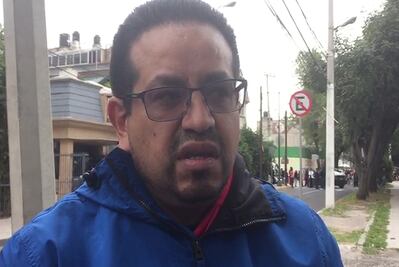 Padres aguardan afuera del Rébsamen para evitar demolición