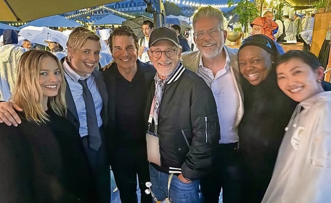 Margot Robbie, Greta Gerwig y Tom Cruise, junto a los directores Steven
Spielberg y Christopher McQuarrie y la maquillista Pat McGrath. Fotos: Instagram Amblin | AFP y EFE