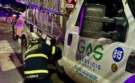 Pipa de gas se incendia en Santa María Insurgentes; bomberos controlan y extinguen el fuego