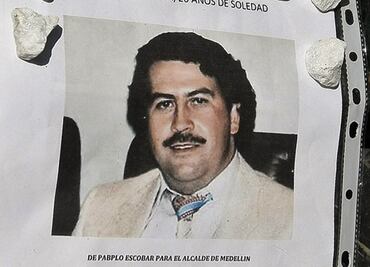 DEA se llevó bigote de Pablo Escobar, revela libro
