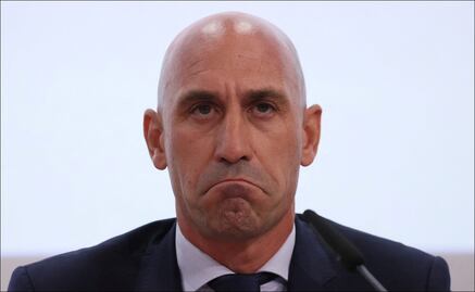 Juez prohíbe a Luis Rubiales acercarse y comunicarse con Jennifer Hermoso