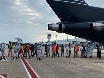 Mexico deports hundreds of Central American migrants