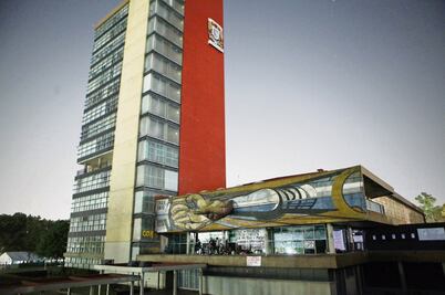 Políticos felicitan a Enrique Graue