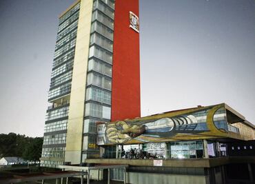 Políticos felicitan a Enrique Graue