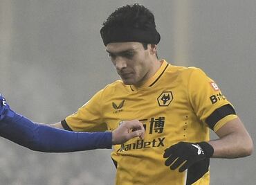 Otro partido de Raúl Jiménez es postergado por el Covid-19