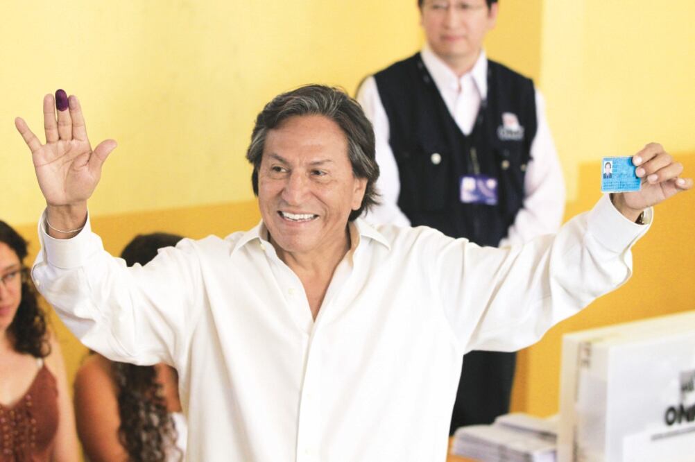 Alejandro Toledo, ex presidente peruano, es acusado de recibir 20 millones de dólares en sobornos de la constructora Odebrecht. (ARCHIVO. AP)