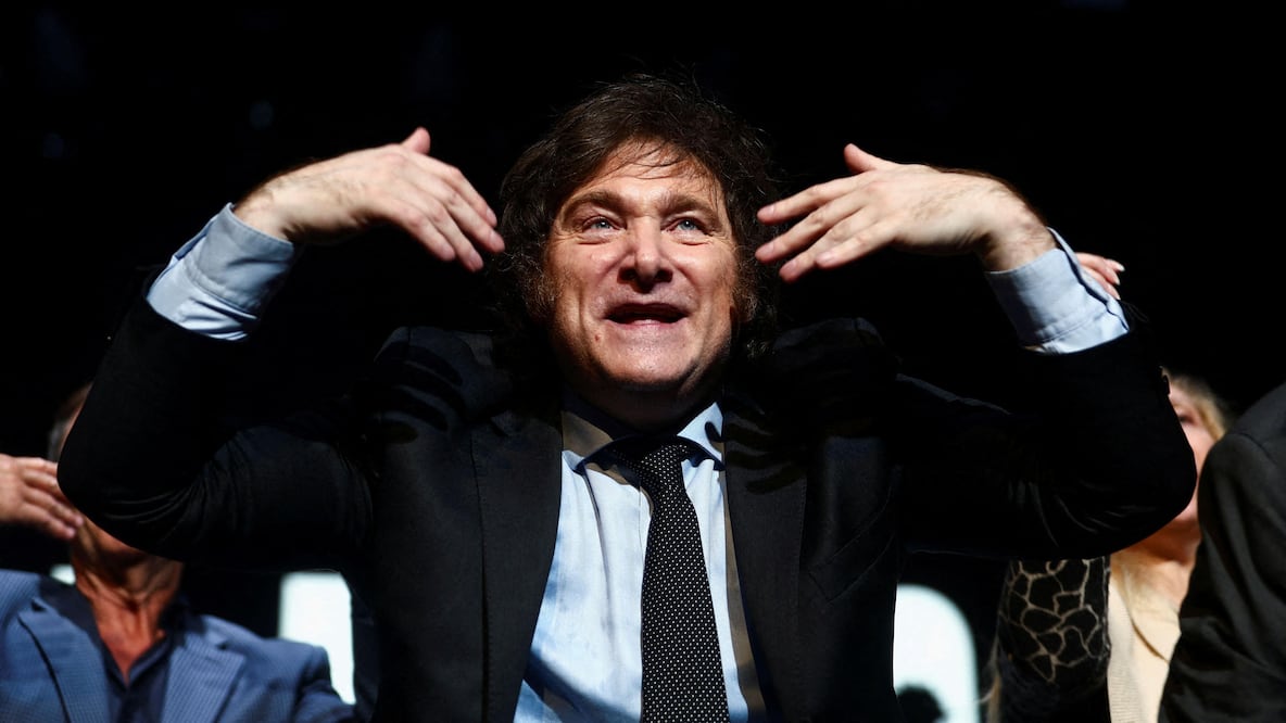 Javier Milei, el "rara avis" que promete dinamitar el sistema y un cambio radical para Argentina