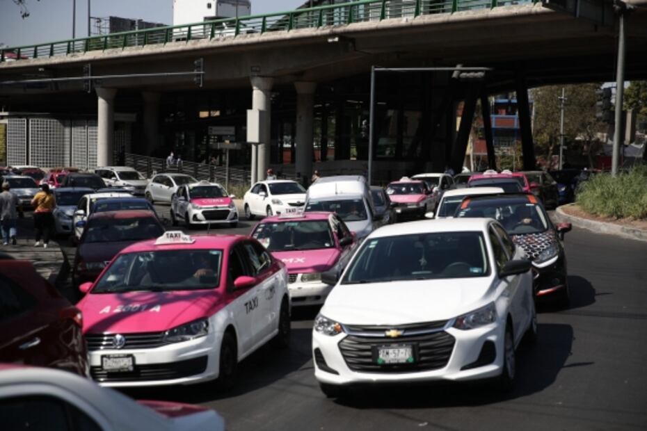 A pesar de la contingencia ambiental, presentan vías principales de CDMX tránsito vehicular constante