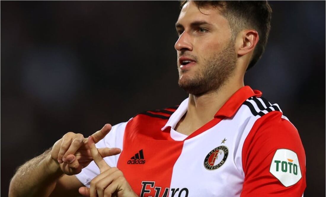 Santiago Giménez festejando el gol con el Feyenoord / Foto: InvictosSomos