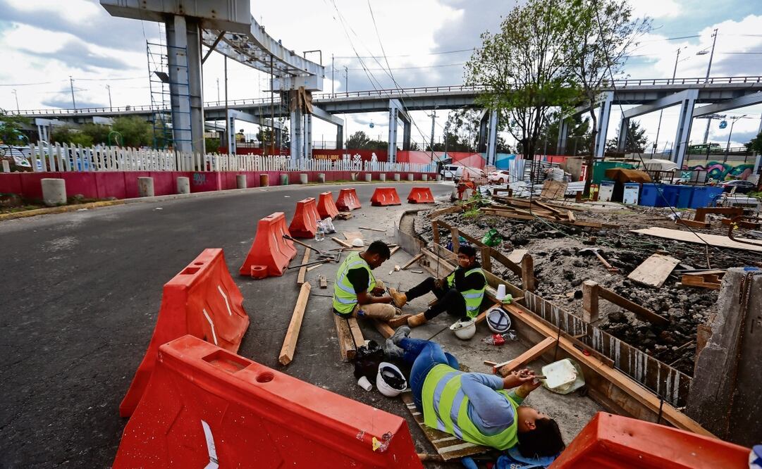 El proyecto que unirá al poniente con el oriente de la Ciudad de México sólo presenta avances en la edificación de los puentes de conexión que están a cargo de la Secretaría de Obras y Servicios. Foto: Luis Camacho / EL UNIVERSAL