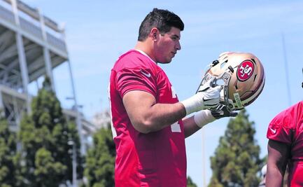Alfredo Gutiérrez ayuda a los San Francisco 49ers en los entrenamientos