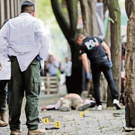 Intentan robar automóvil a De Mauleón en la Condesa