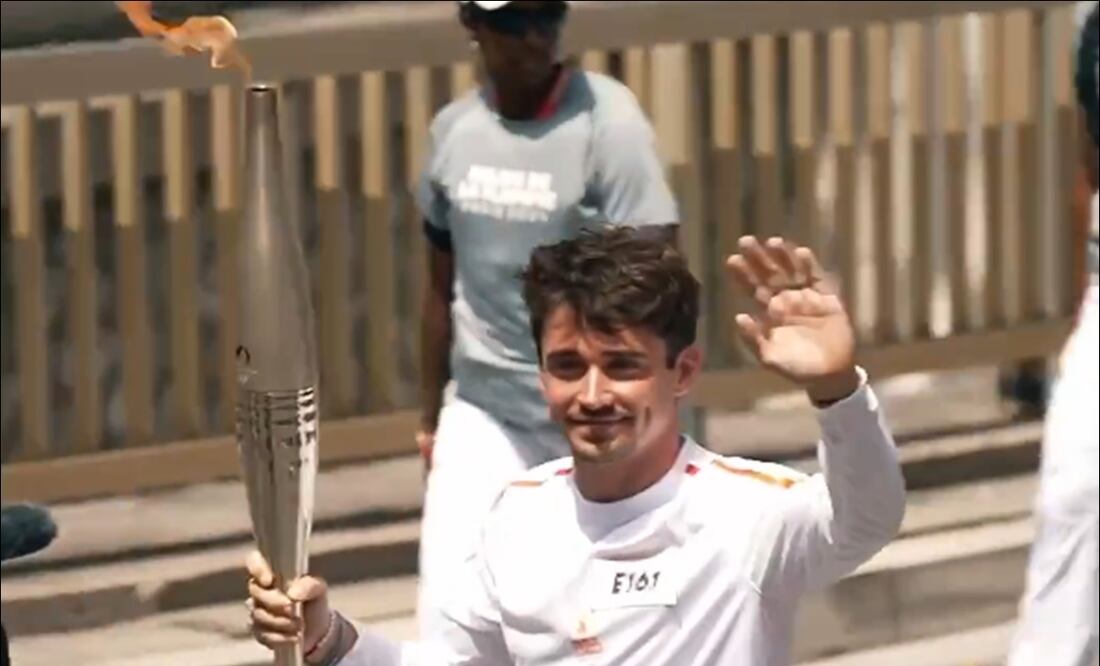 Charles Leclerc portó la antorcha olímpica en las calles de Mónaco - Foto: Captura de pantalla