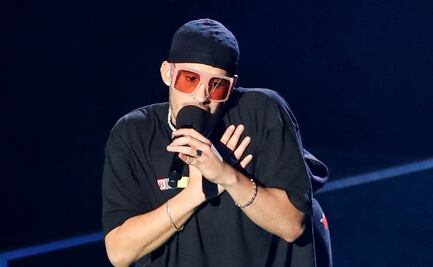 En vez de felicitar, respeta a la mujer: Bad Bunny