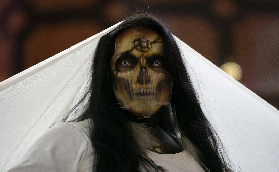 La Llorona es una mujer que lanza terribles gemidos por las noches mientras busca a sus hijos - Foto: Luis Licona/Xinhua