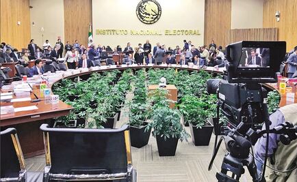 Avala INE paquete postal para voto en el exterior