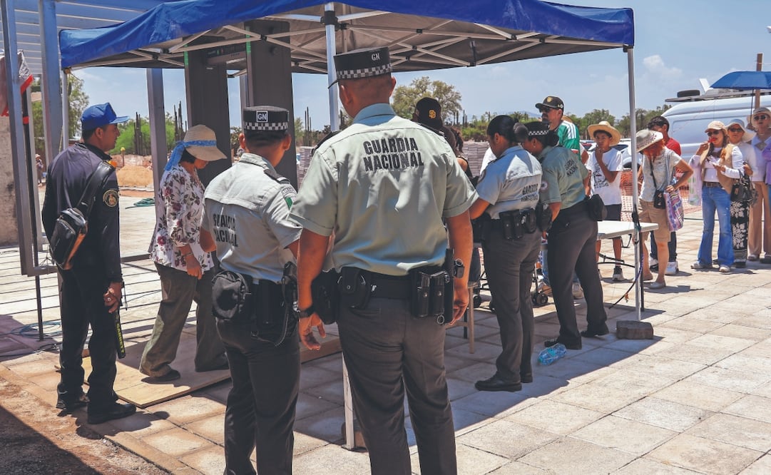 A una semana del tiroteo ocurrido el pasado 20 de abril en la pirámide de la Luna en Teotihuacán, turistas nacionales e internacionales se dan cita para visitar la zona arqueológica. Karla Guerrero/ EL UNIVERSAL
