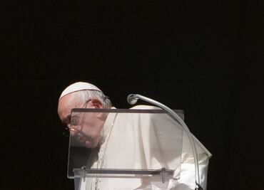 Papa está "un poco resfriado", pero su actividad continúa regularmente, asegura el Vaticano