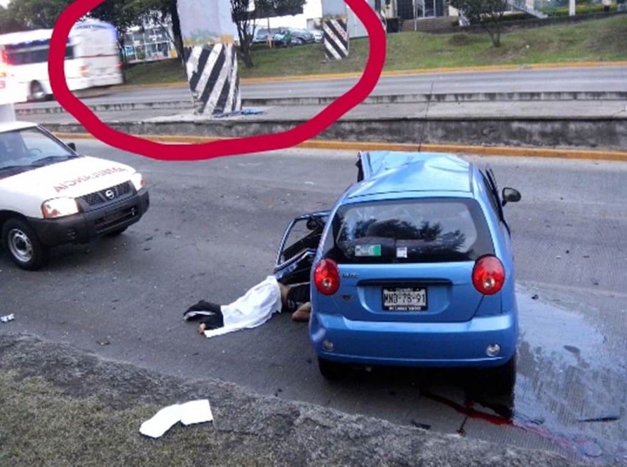 Joven fallece tras chocar contra puente en Naucalpan