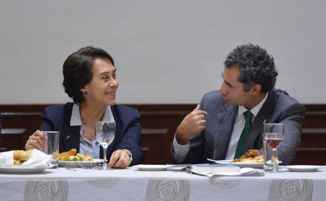 Ochoa Reza, de bombero