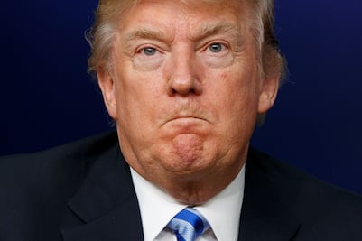 Cierre del gobierno opaca el primer aniversario de Trump como presidente