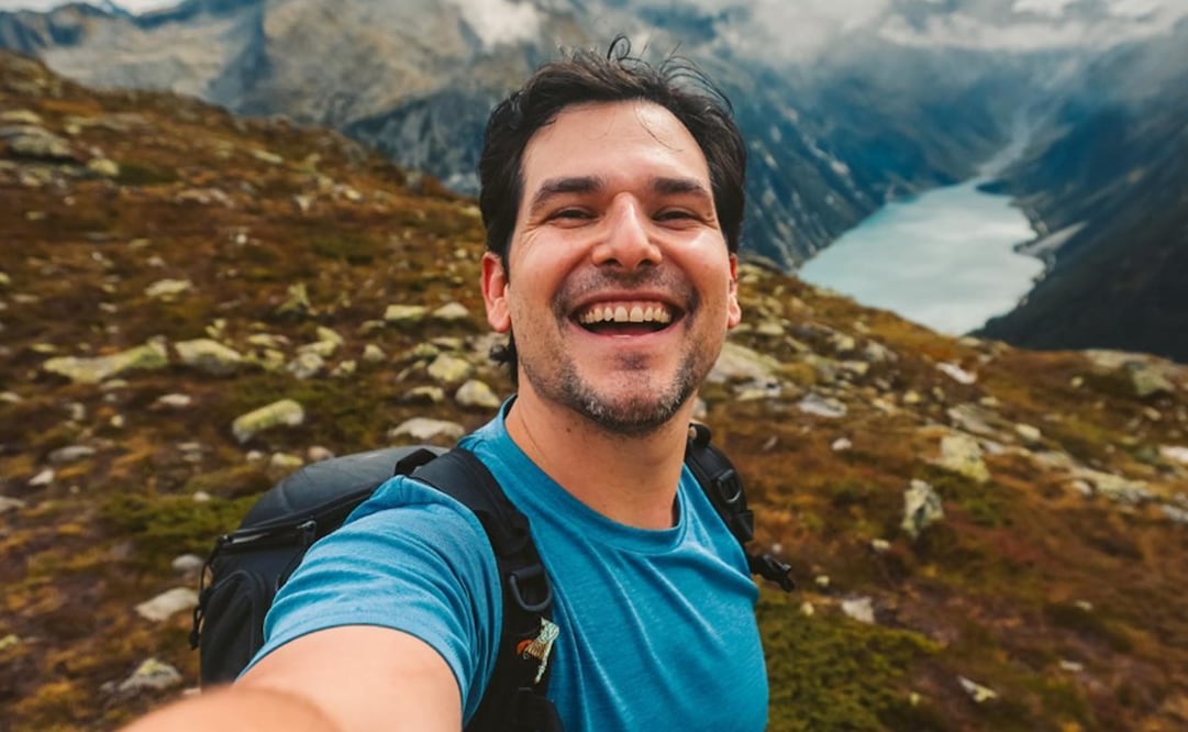 Alan Estrada también es conocido como "Alan x el Mundo". Foto: Instagram @alanxelmundo