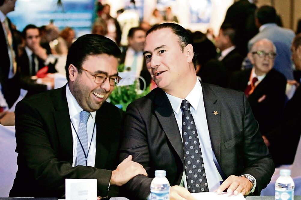 Gabriel Contreras, presidente del Instituto Federal de Telecomunicaciones y Manuel Herrera, titular de la Concamin (IVÁN STEPHENS. EL UNIVERSAL)