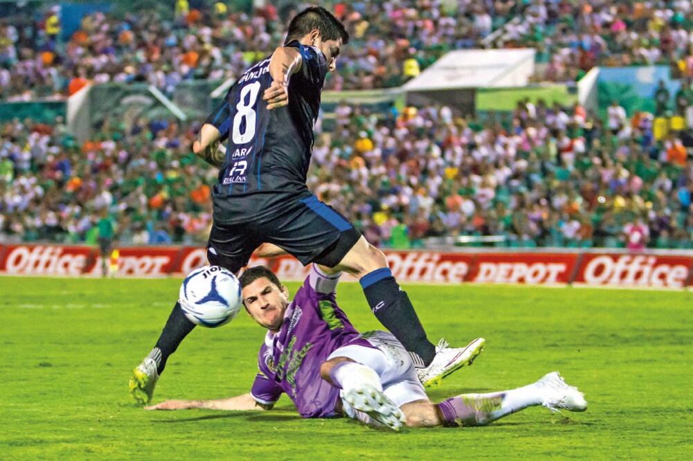 Con pocas emociones resultó el duelo entre Gallos y Jaguares (CARLOS MORGAN. IMAGO7)